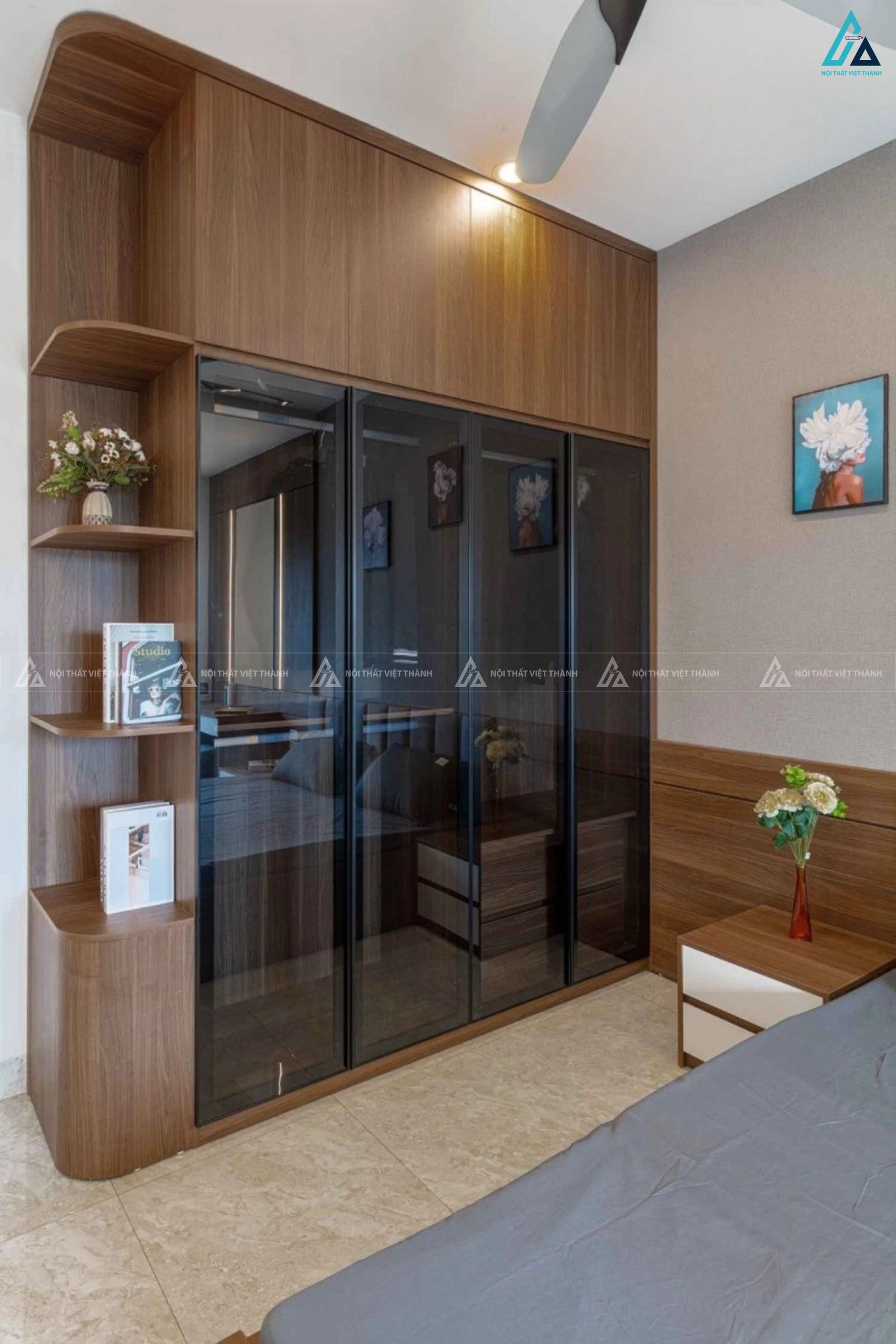 Tủ quần áo cánh kính kịch trần đèn led hiện đại sang trọng 1