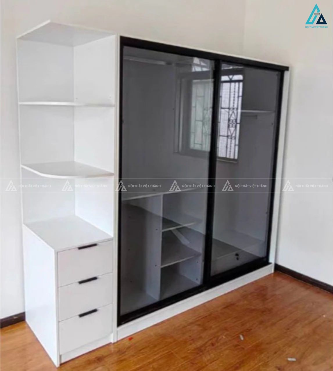 Tủ quần áo cánh kính sang trọng với hệ kệ mở đa năng tiện ích 4