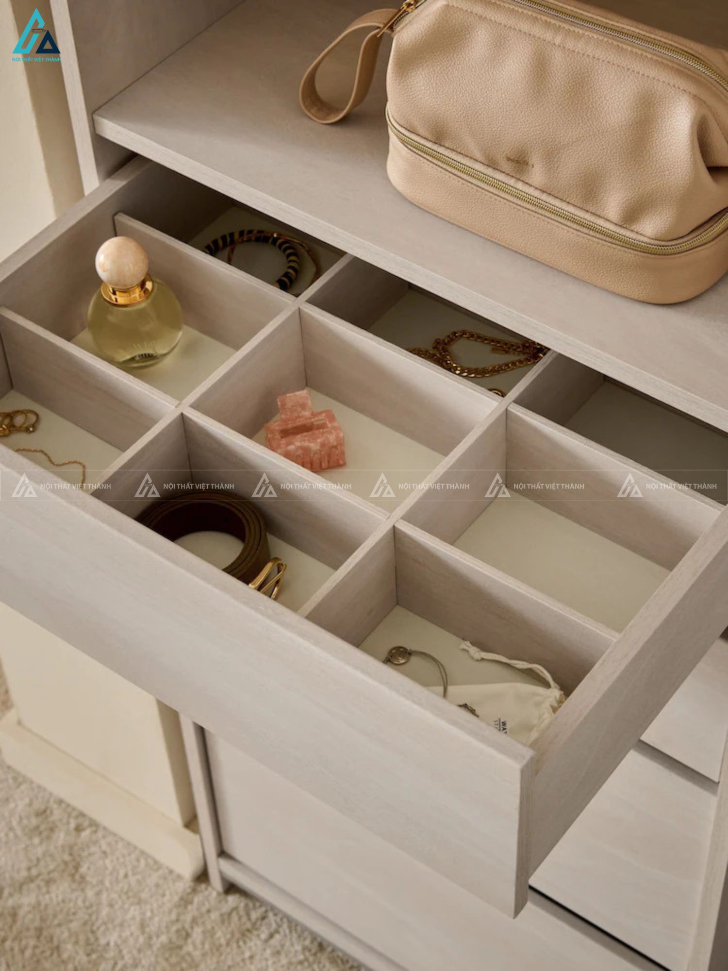 Tủ áo cánh kính thiết kế cao cấp cho phòng ngủ thanh lịch 4