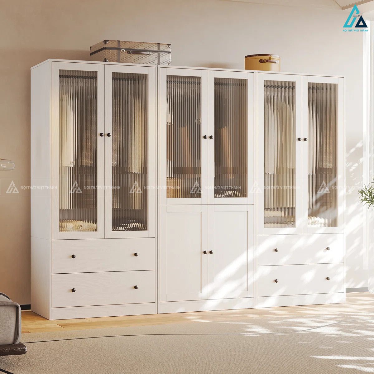 Tủ áo cánh kính sọc khung trắng hiện đại sang trọng cho phòng ngủ 2