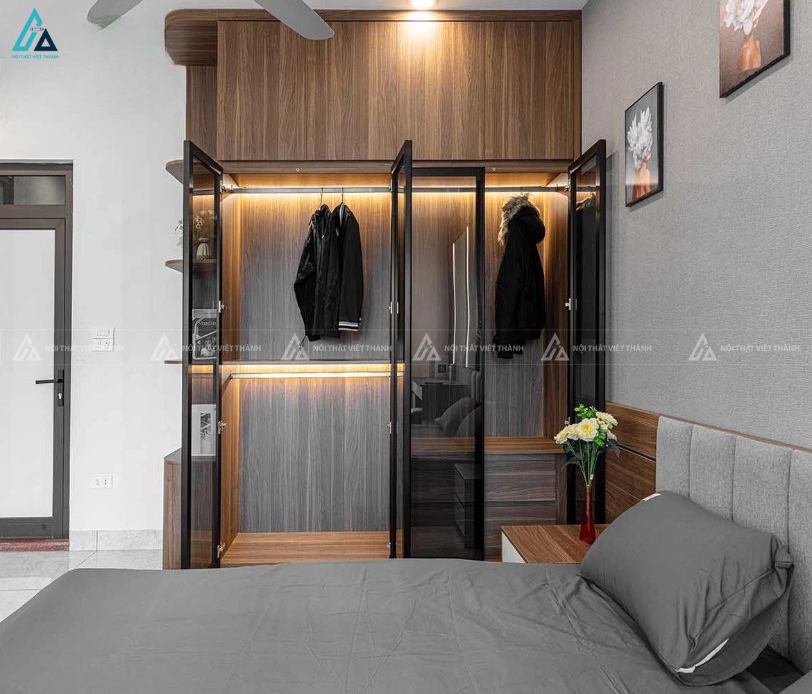 Tủ quần áo cánh kính kịch trần đèn led hiện đại sang trọng
