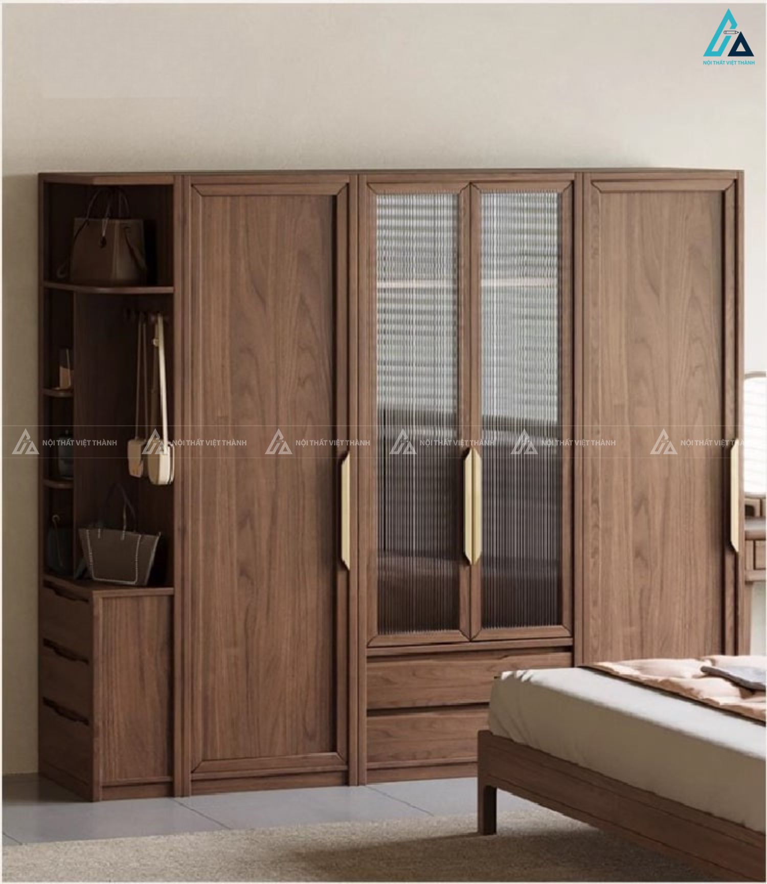Tủ quần áo cánh kính sọc phối gỗ cao cấp phong cách tân cổ điển