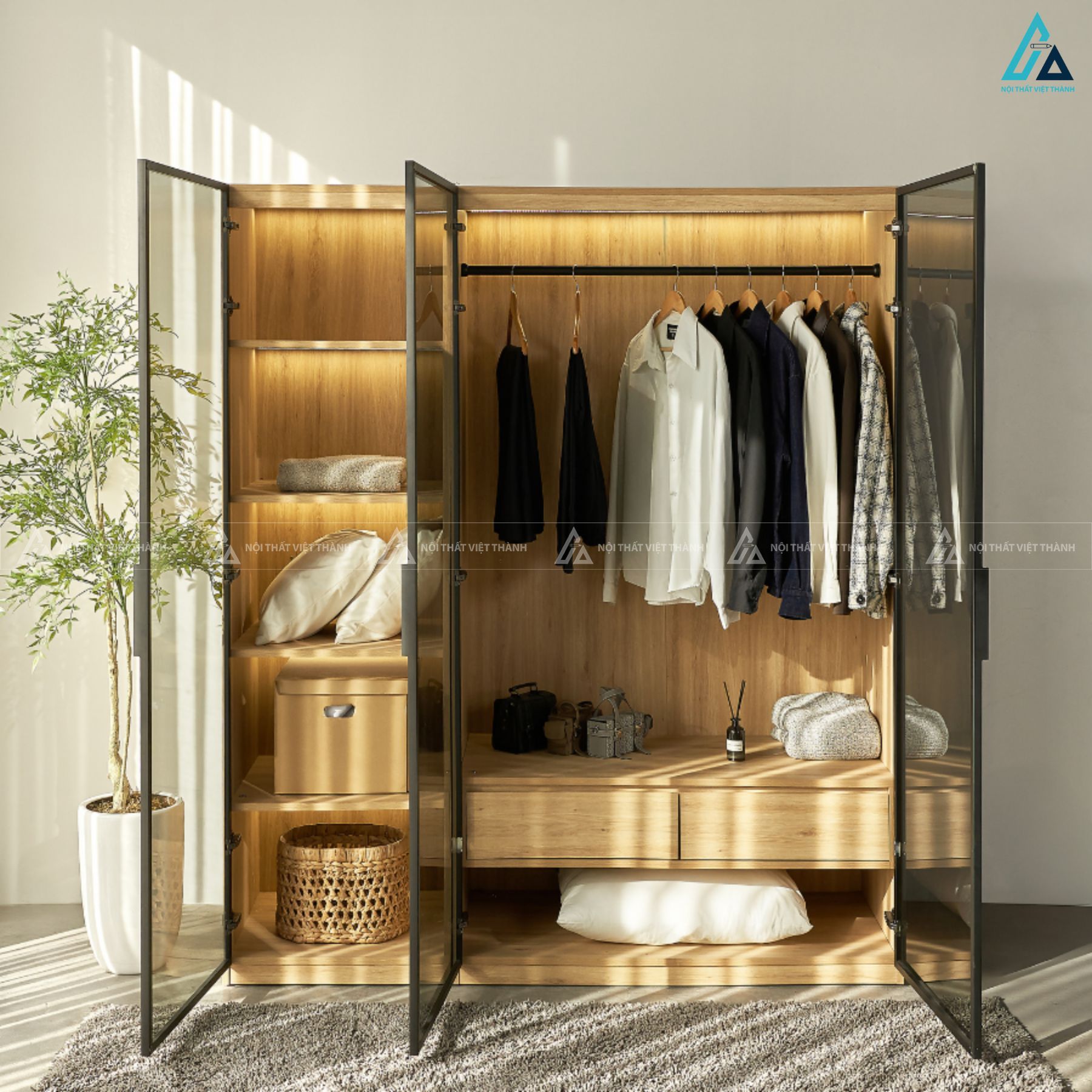 Tủ quần áo cánh kính thiết kế trong suốt cho phòng ngủ sang trọng 5