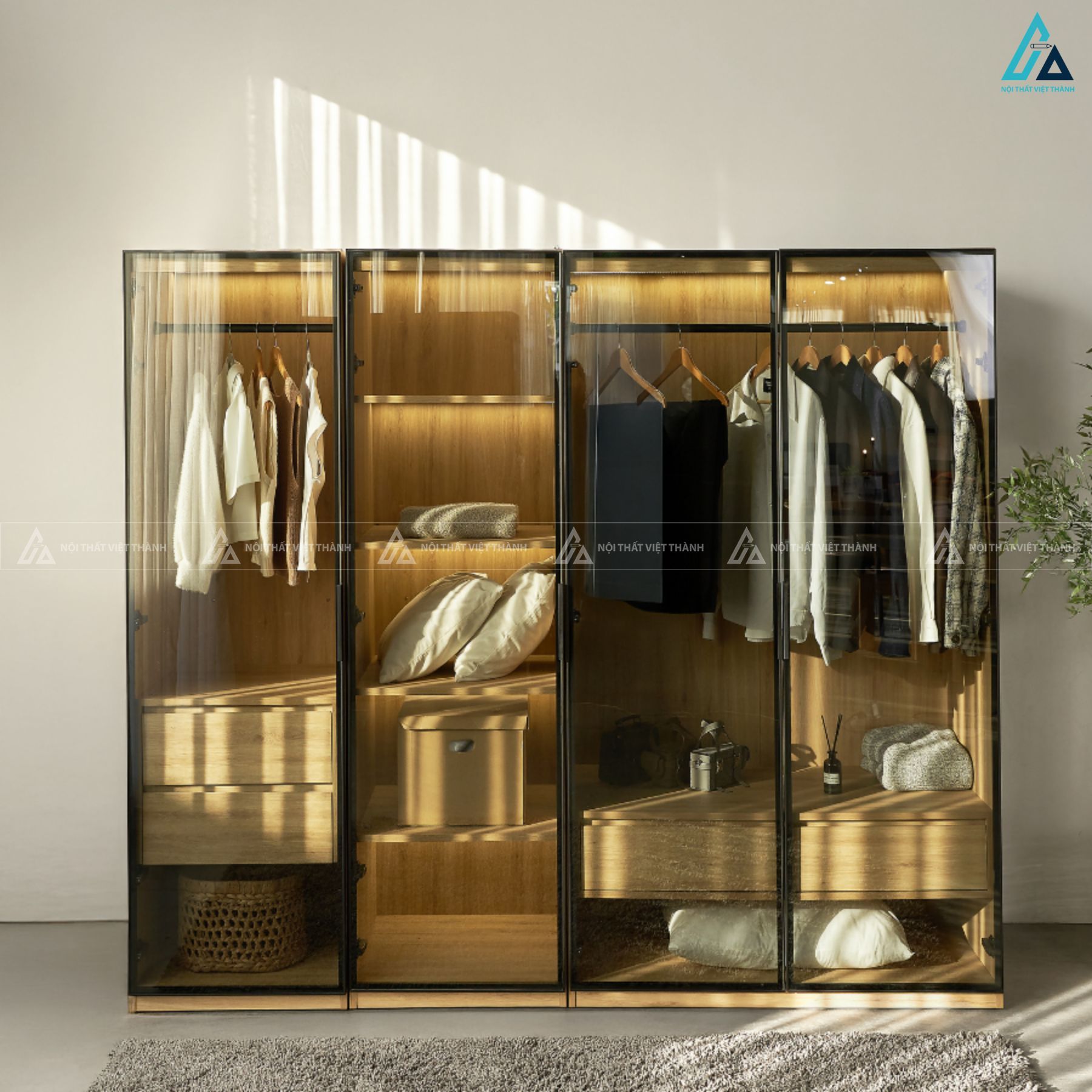 Tủ quần áo cánh kính thiết kế trong suốt cho phòng ngủ sang trọng 6