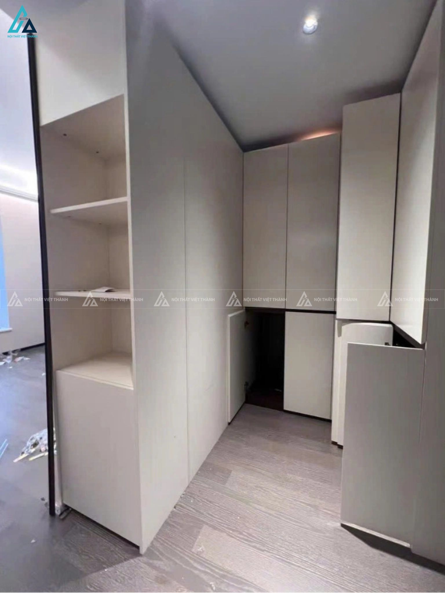 Mẫu tủ quần áo gỗ công nghiệp kịch trần bo góc chữ L tiện nghi 4