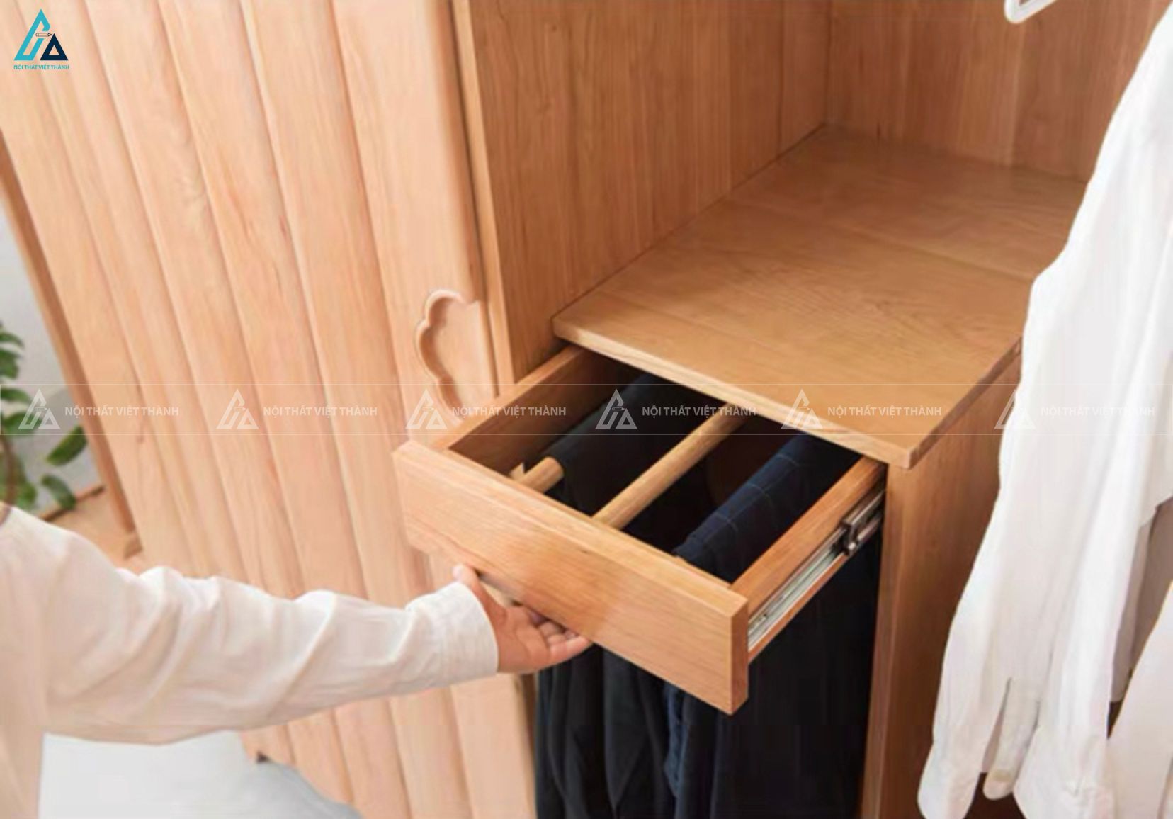 Mẫu tủ áo gỗ tự nhiên phong cách tối giản mang vẻ đẹp nhẹ nhàng 2