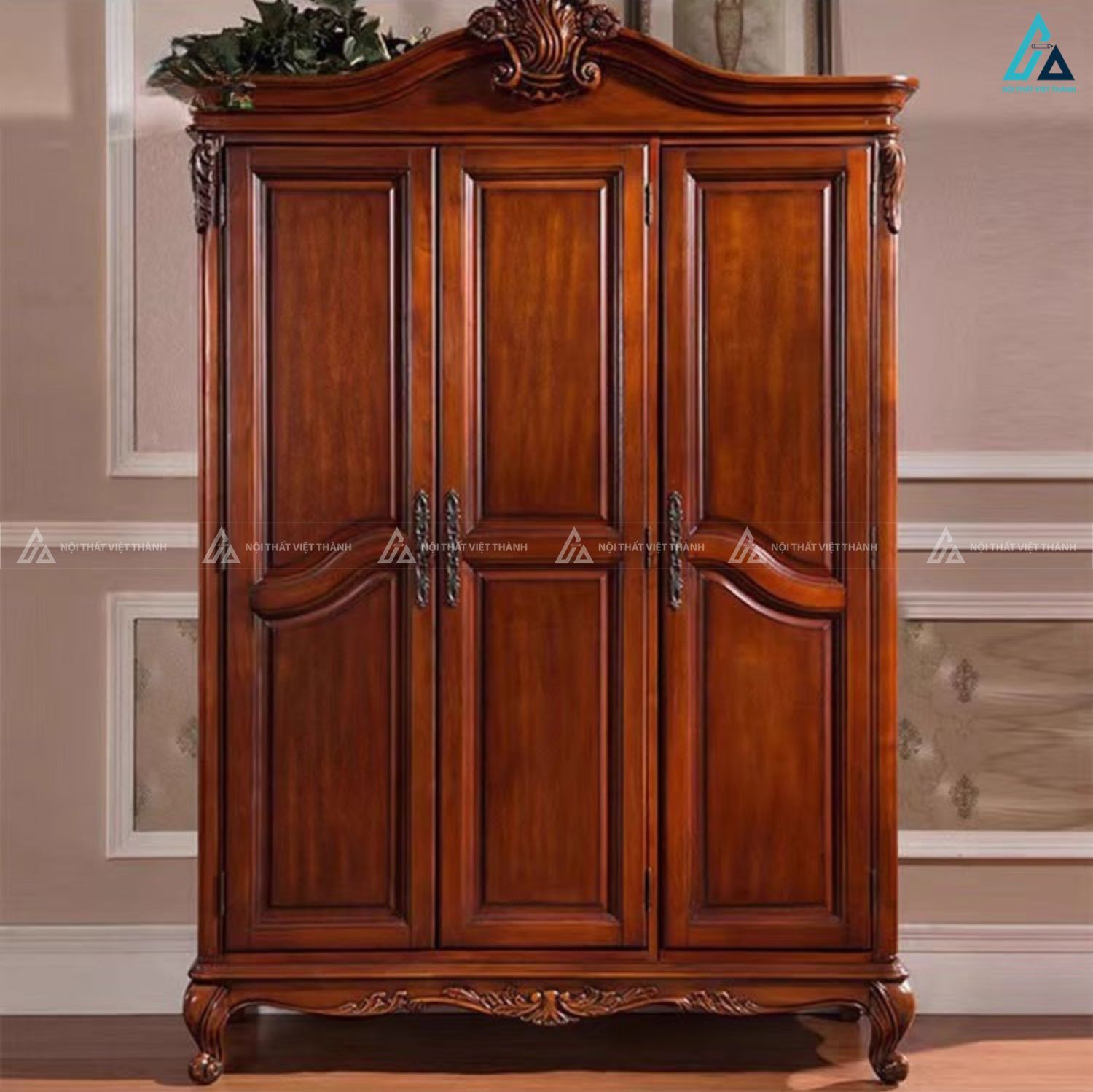 Tủ áo gỗ tự nhiên chạm khắc nghệ thuật phong cách cổ điển