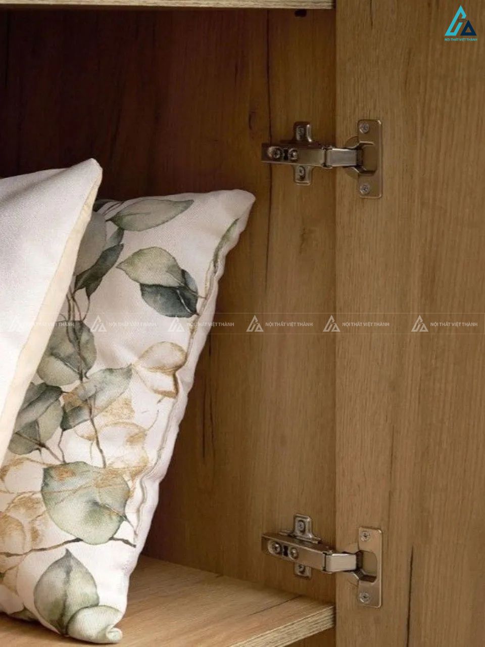 Mẫu tủ áo gỗ tự nhiên kịch trần tối ưu không gian lưu trữ 2
