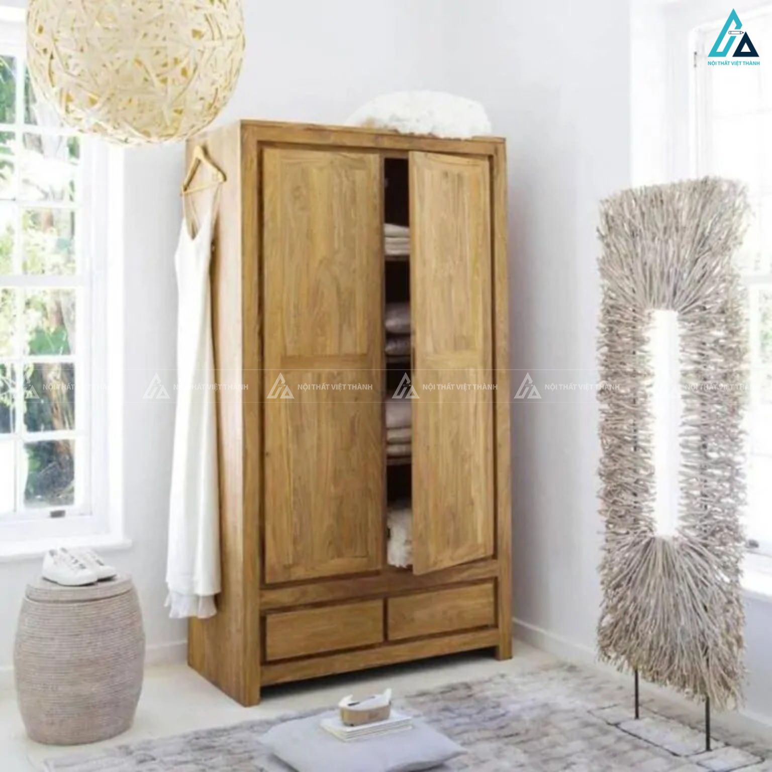 Mẫu tủ áo gỗ tự nhiên 2 cánh có ngăn kéo dưới thông minh 1