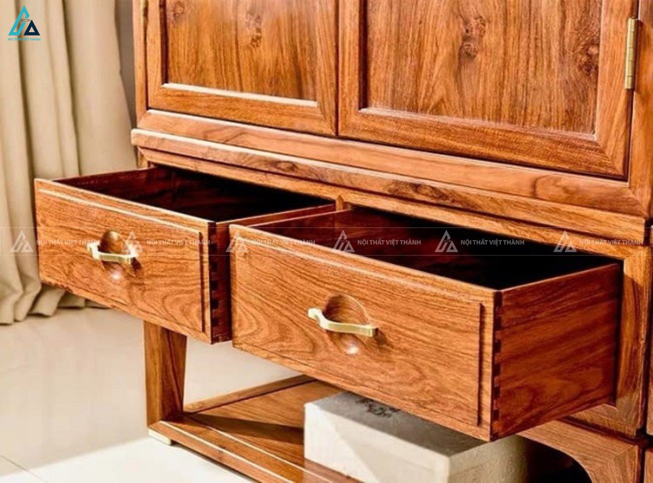 Tủ quần áo gỗ tự nhiên phong cách Trung Hoa cổ điển sang trọng 7