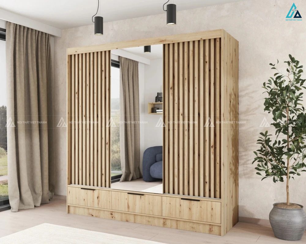 Mẫu tủ áo gỗ tự nhiên nan dọc kết hợp gương soi tiện dụng