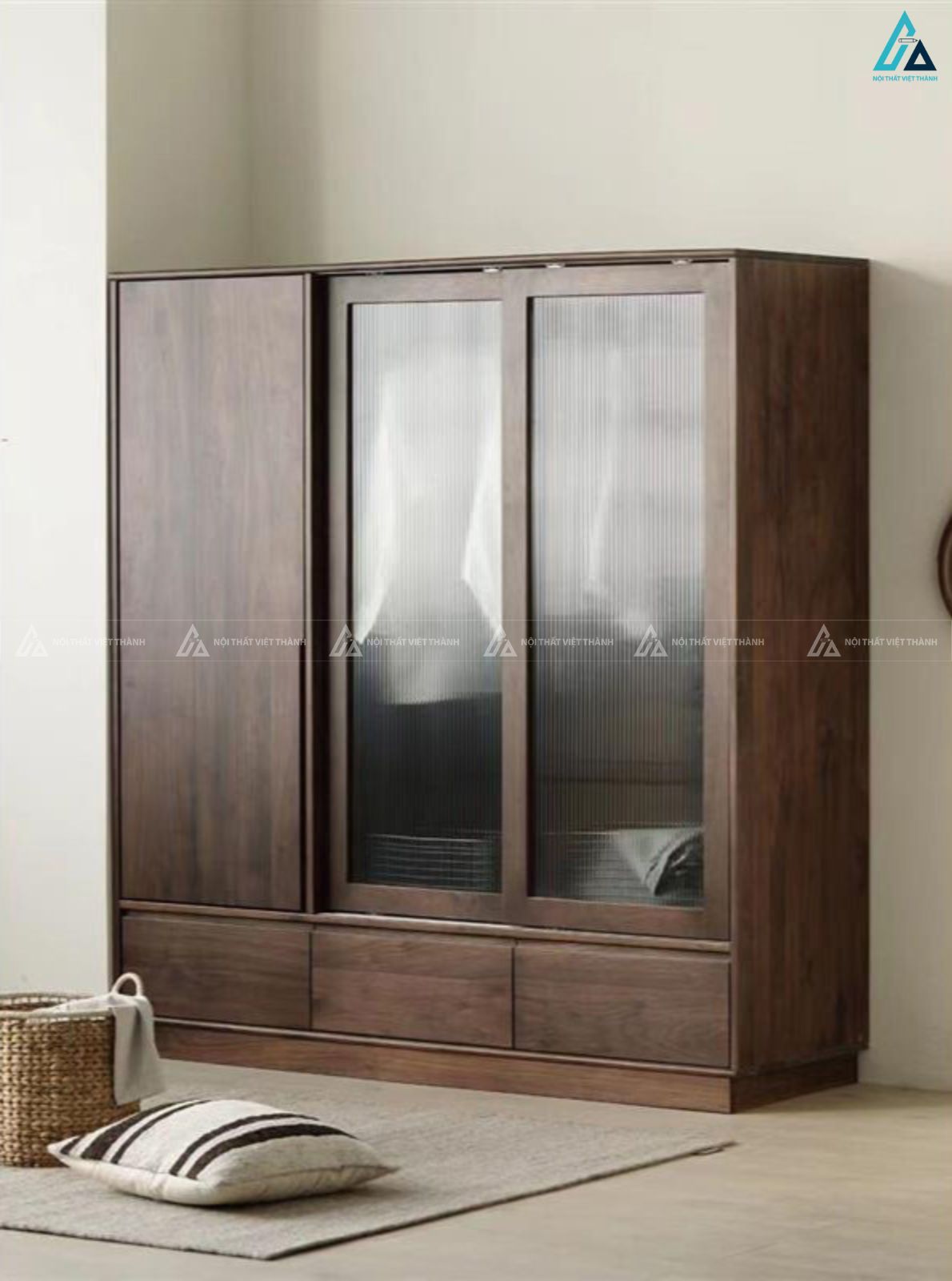 Tủ quần áo gỗ tự nhiên cửa lùa cánh kính tinh tế và thời thượng 1