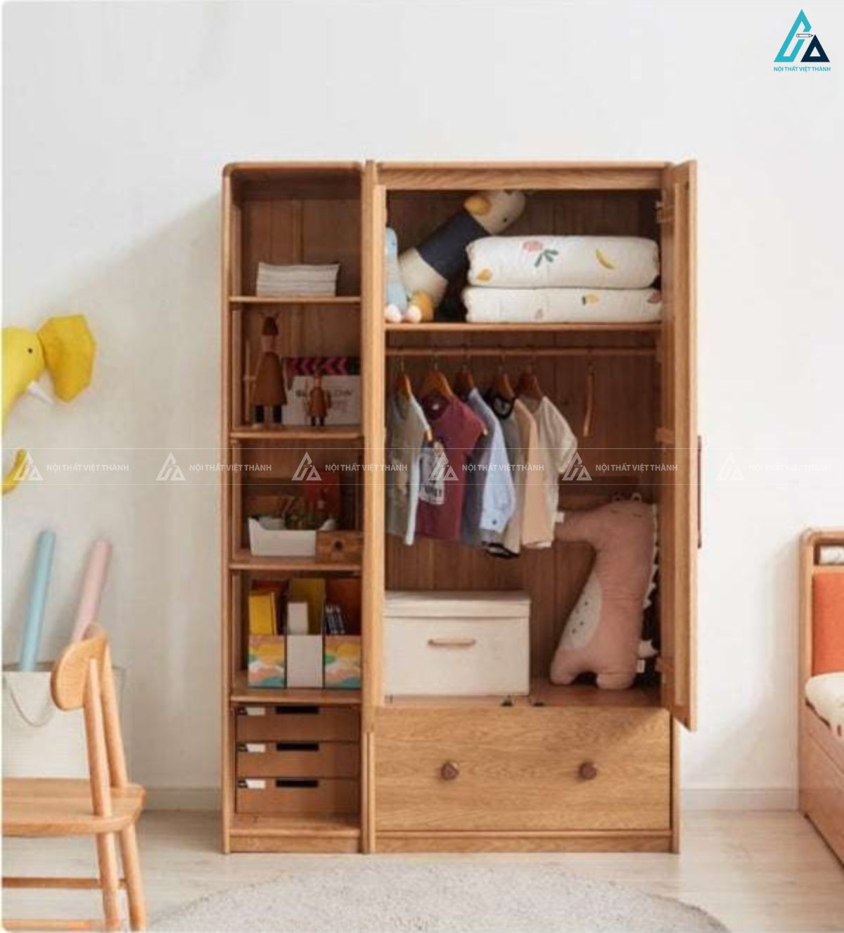 Tủ quần áo gỗ tự nhiên thiết kế thông minh với kệ sách trang trí 3