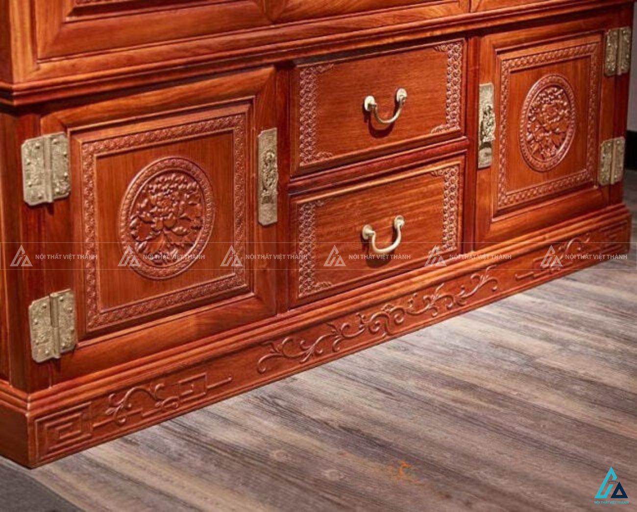 Tủ quần áo gỗ tự nhiên màu trầm sang trọng phong cách Á Đông độc đáo 5