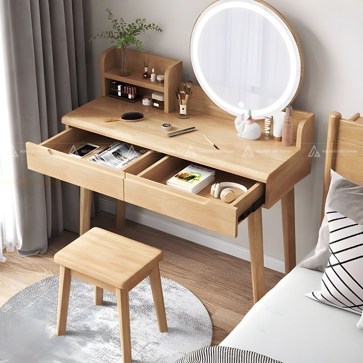 Bàn trang điểm kết hợp gương soi tiện lợi